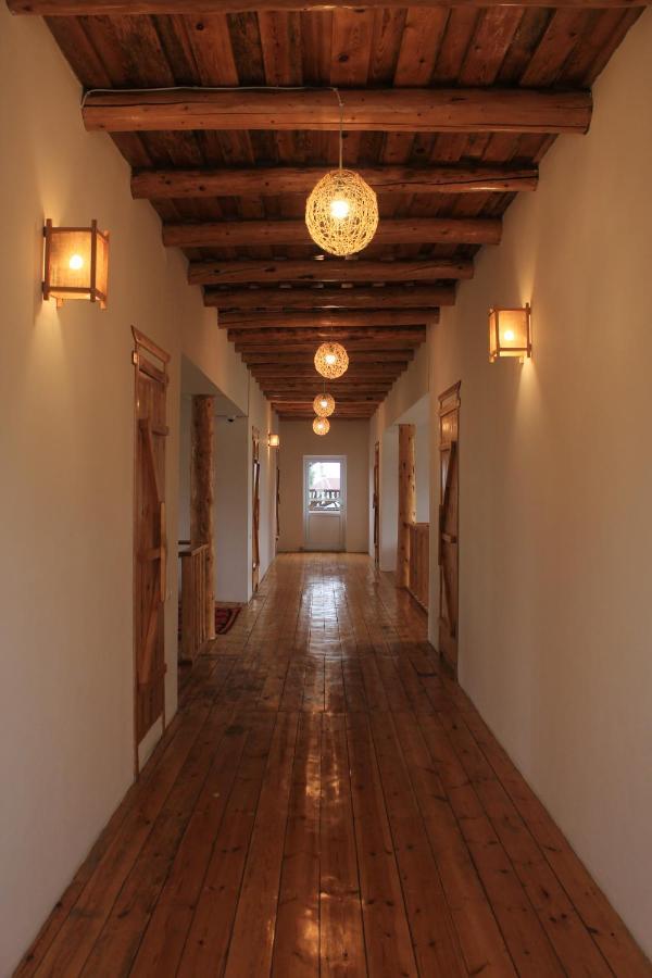 Matsunoki Hotel Karakol Luaran gambar