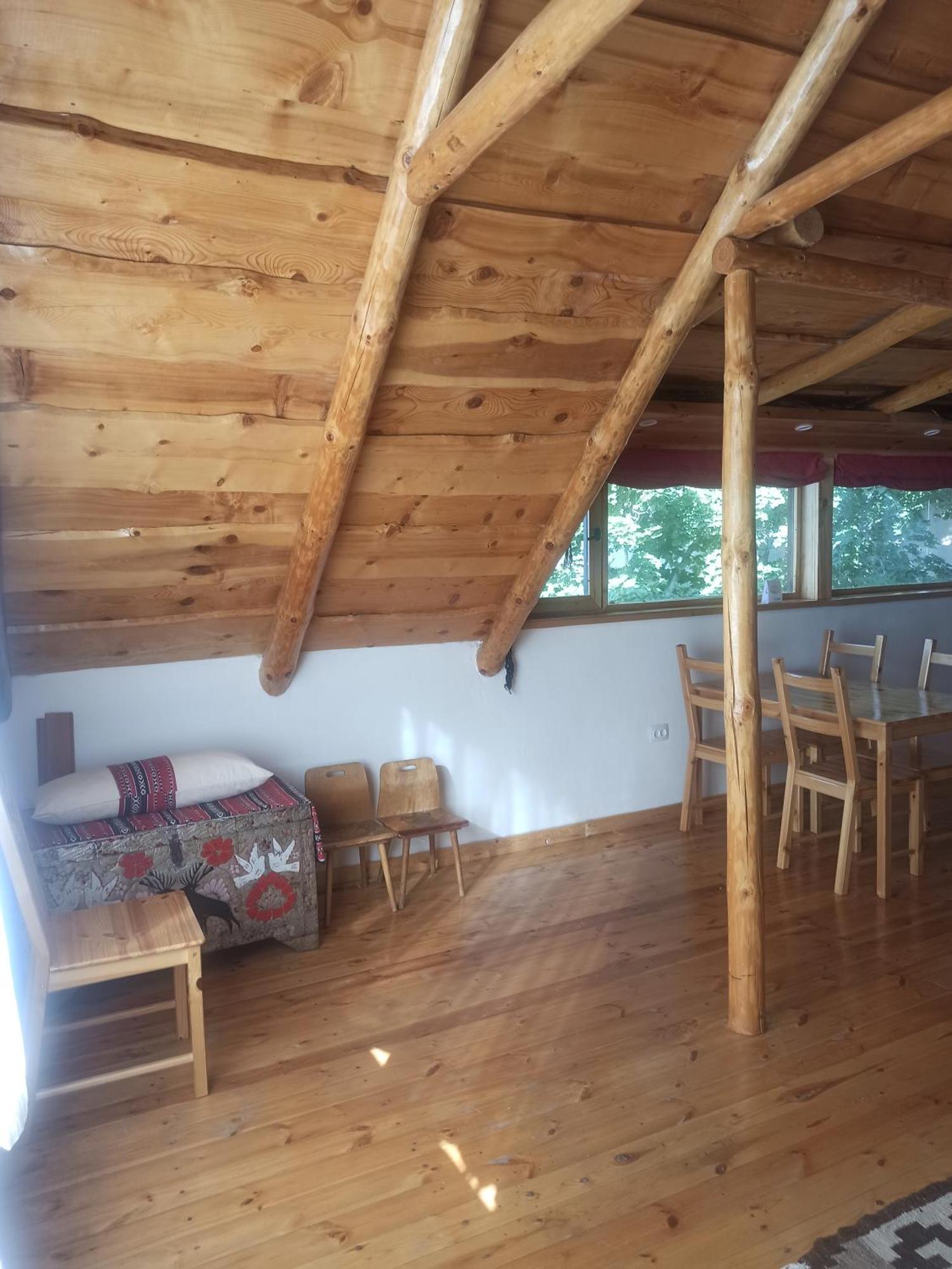 Matsunoki Hotel Karakol Luaran gambar