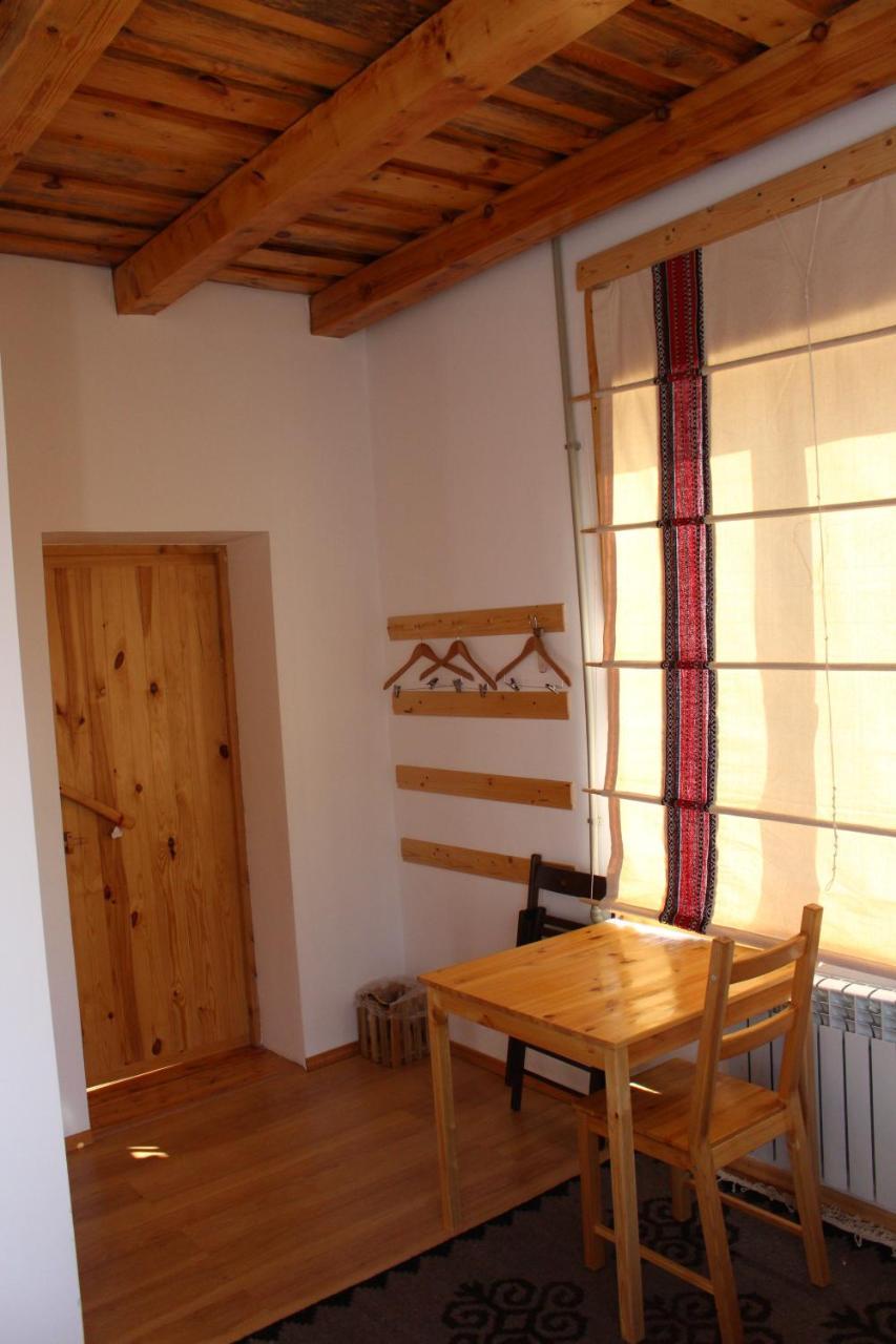 Matsunoki Hotel Karakol Luaran gambar