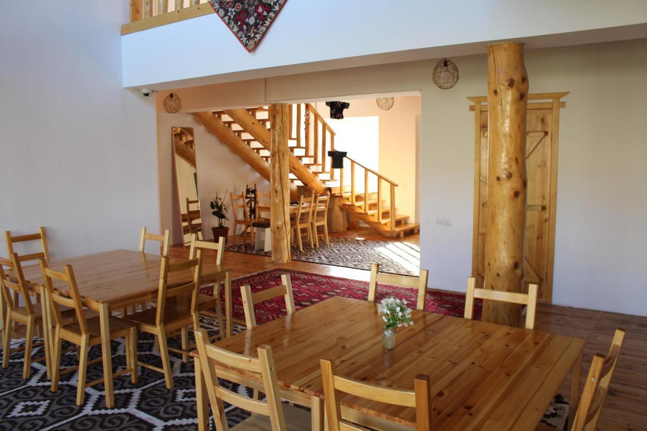 Matsunoki Hotel Karakol Luaran gambar